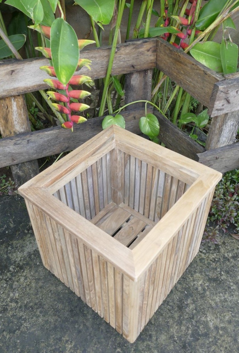 Artikelbild 2 des Artikels “Skive - Pflanzkasten 34 x 34 x 32cm, Teak “